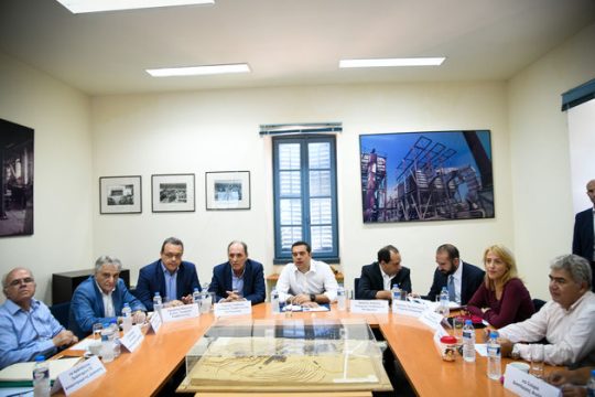 Γροθιά στο μαχαίρι