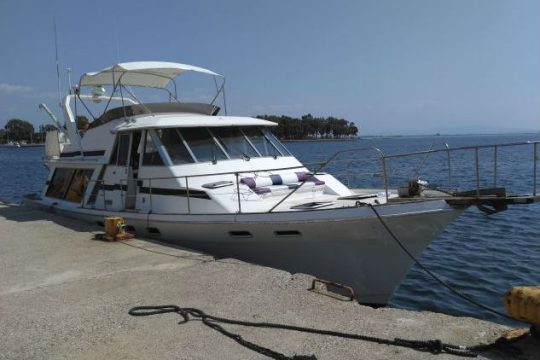 Σκάφος αναψυχής με 71 μετανάστες στον Πατραϊκό κόλπο