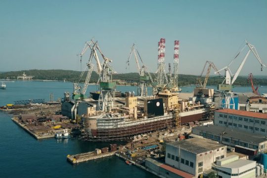 Διαμαρτυρία εργατών στα ναυπηγεία της Κροατίας για δεδουλευμένα
