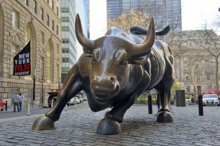 Πάρτι στη Wall Street στη 10η επέτειο του παγκόσμιου κραχ
