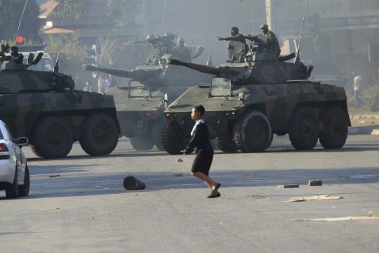 Αιματηρές διαδηλώσεις στη Ζιμπάμπουε
