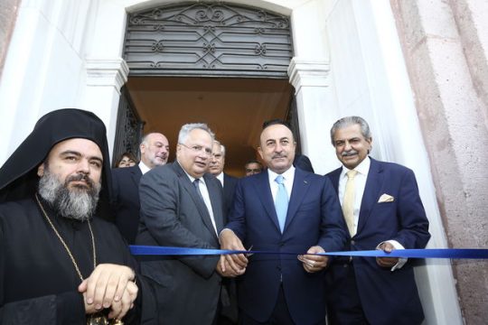 Εγκαίνια με ωσεί παρόντες τους «8»