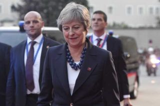 Brexit: η «ώρα της αλήθειας» αναβάλλεται για τον Οκτώβριο και τον Νοέμβριο