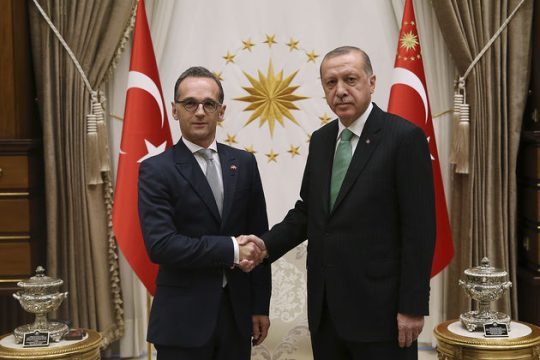 Ψάχνει για συμμάχους ενάντια σε Ρωσία-Συρία