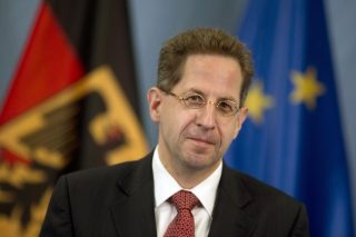 Μείζον πολιτικό ζήτημα με τον ακροδεξιό Μάασεν
