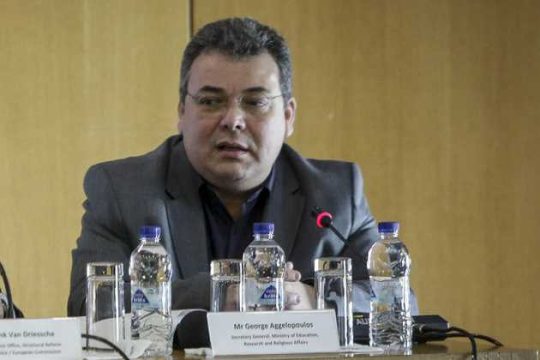 Ο Γ. Αγγελόπουλος στο γραφείο πρωθυπουργού της Θεσσαλονίκης