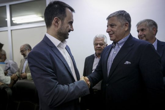 Μόνιμες προσλήψεις και επιπλέον πόροι για τους δήμους