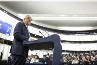 Γιούνκερ: Ηράκλειες οι προσπάθειες των Ελλήνων