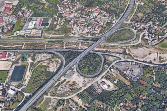 Εχασε δύο εργολαβίες για το Πάτρα-Πύργος ο Καλογρίτσας