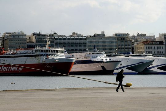 «Δουλεμπορικά» ιδιωτικά γραφεία