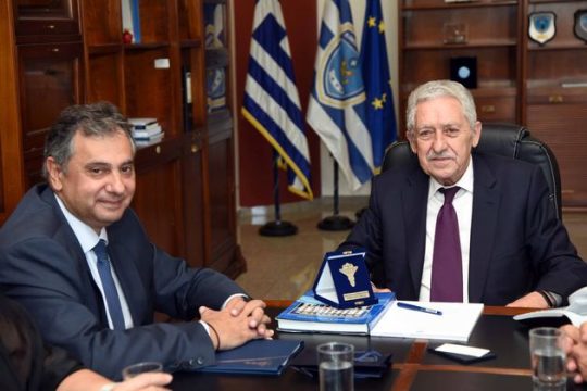 Επτά προτάσεις στον Κουβέλη από το Εμπορικό και Βιομηχανικό Επιμελητήριο Πειραιά