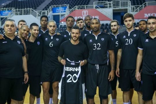 «Θα κουβαλούσα τις μπάλες»