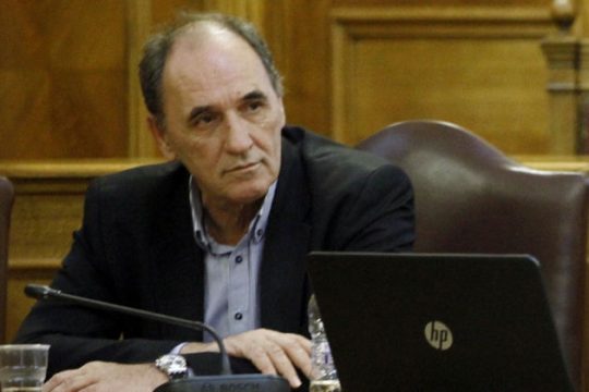 Απορεί… με τη Ν.Δ. για την εξαγορά της ΔΕΗ στα Σκόπια