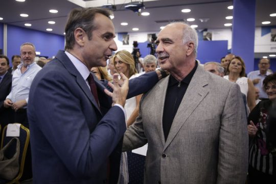«Πολιτική εξορία»… μετ’ επαίνων