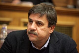 «Η Ν.Δ. “παίζει” με τα πιο συντηρητικά αντανακλαστικά της κοινωνίας»