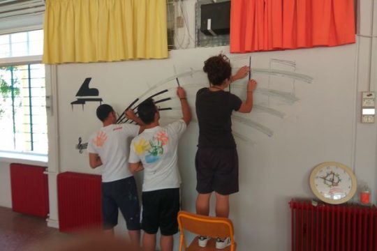Θεραπευτική γκαλερί τέχνης το 1ο Δημοτικό Σχολείο Περάματος