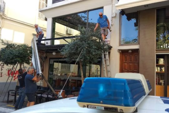 Ηράκλειο: Συνεχίζεται η αφαίρεση αυθαίρετων κατασκευών απ’ το κέντρο
