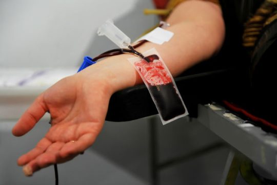 Η Γαλλία ανέστειλε τη λειτουργία μηχανημάτων αφαίρεσης πλάσματος