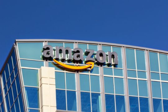 Η Amazon είναι η δεύτερη εταιρεία με αξία 1 τρισ. δολάρια