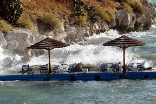 Υψηλές θερμοκρασίες, βοριάδες και μεγάλος κίνδυνος πυρκαγιάς σε ανατολικά και νότια