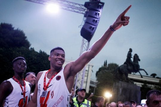 Κόντρα εκτός ορίων για τον Αντετοκούνμπο