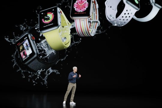 Η Apple παρουσίασε το μεγαλύτερο iPhone και ρολόι με εφαρμογές υγείας