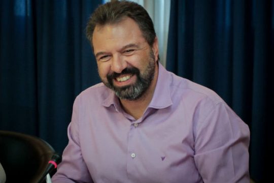 «Να συνδιαμορφώσουμε πολιτικές με ανθρώπους της παραγωγής»