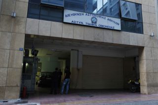 Νεκρός 47χρονος μετά τη σύλληψη και κράτησή του στο Α.Τ. Ομόνοιας