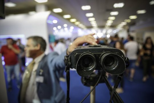 Αβυσσαλέοι και ασυνάρτητοι οι πολλοί