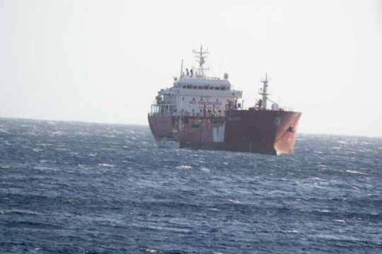 Επιχείρηση διάσωσης με 8 μποφόρ στο Σαρωνικό κόλπο