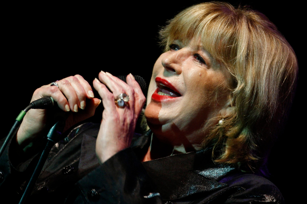 Η κ. Faithfull συναντά ξανά τον κ. Cave