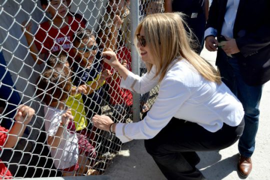 «Θυσιάζουν τα νησιά για πολιτικές σκοπιμότητες»
