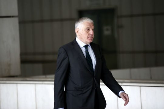 Το χρώμα του χρήματος… λεκιάζει τον Γιάννο