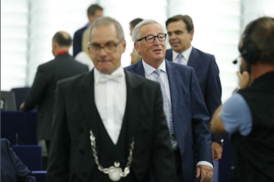 Σύγχυση από τη δήλωση Γιούνκερ για τις συντάξεις
