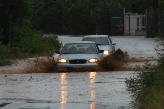 Πλημμύρες και προβλήματα στις συγκοινωνίες