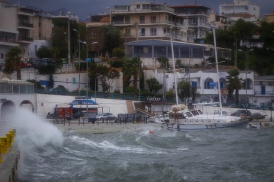 «Ξενοφών» και «Ζορμπάς» δοκιμάζουν τη χώρα