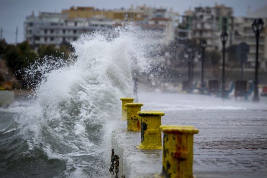 Ο «Ξενοφώντας» φεύγει, ο «Ζορμπάς» έρχεται