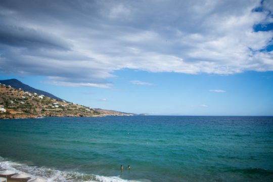 Ζέστη και τοπικές βροχές το μεσημέρι