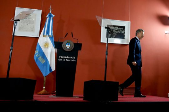 El Pais: Η Αργεντινή ξανά στον πάτο