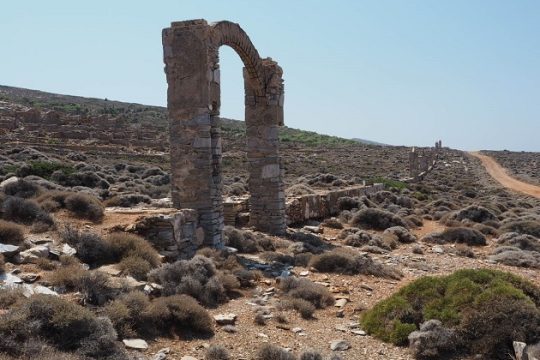 Μακρόνησος, αγκάθια και μνήμες που ορθώνονται