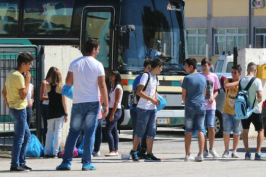 Συμφωνία ΚΤΕΛ – Περιφέρειας Κρήτης για τη μεταφορά των μαθητών