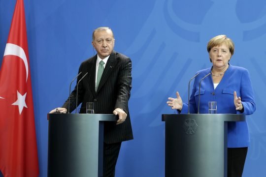 Επεισοδιακή η συνέντευξη Τύπου Μέρκελ-Ερντογάν