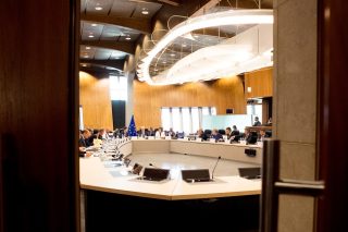Οποιος λογαριασμό δεν μπορεί να δώσει…