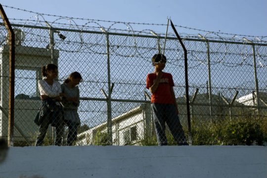 Κατέστρεψαν το μνημείο για τους νεκρούς πρόσφυγες στη Θέρμη Λέσβου