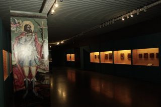 Βανδάλιζαν με λάδι για να γίνουν θαύματα!