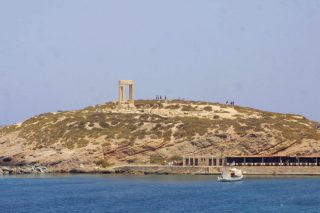 Πρόσκρουση πλοίου στο λιμάνι της Νάξου