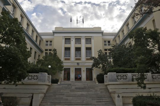 Ενα ξέφωτο στην πυκνή δόμηση