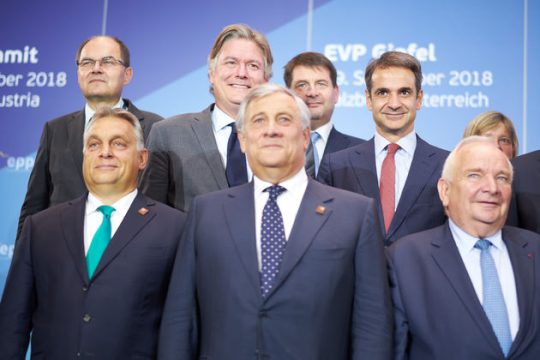 Η αντιπαράθεση… πήγε Ζάλτσμπουργκ