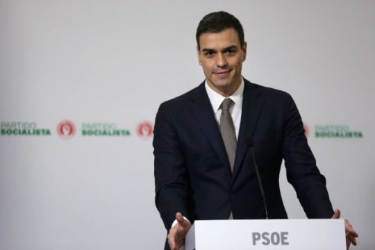 Δημοψήφισμα για αυξημένη αυτονομία στην Καταλονία προτείνει ο Σάντσεθ