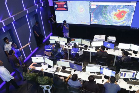 Υπερκυκλώνας απειλεί τις Φιλιππίνες
